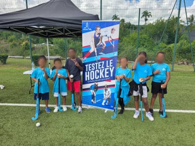 Hockey pour tous : Une matinée d'initiation réussie à Savannah avec l'IRSAM
